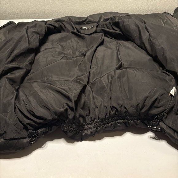Women’s Puffer Jacket - Picture 8 of 11